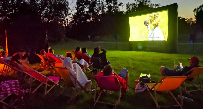 Kino letnie w Wawrze