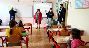 W dzielnicy Wawer uczniowie klas I-III wrócili na zajęcia opiekuńczo-wychowawcze