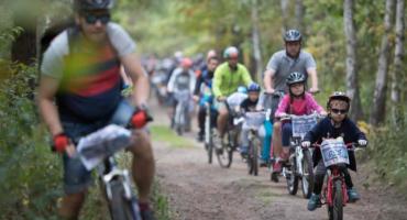 „Ojcowie na start” – czyli rodzinny piknik rowerowy w Wawrze